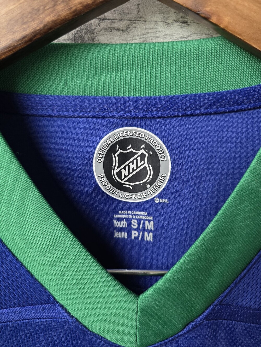 Reebok NHL Vancouver Canucks Blue Green Hockey Jersey Youth Small Medium - Picture 4 of 8